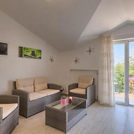 Apartment Ariana Дом отдыха Умаг