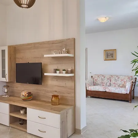 Apartment Ariana * Умаг