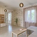 Apartment Ariana *